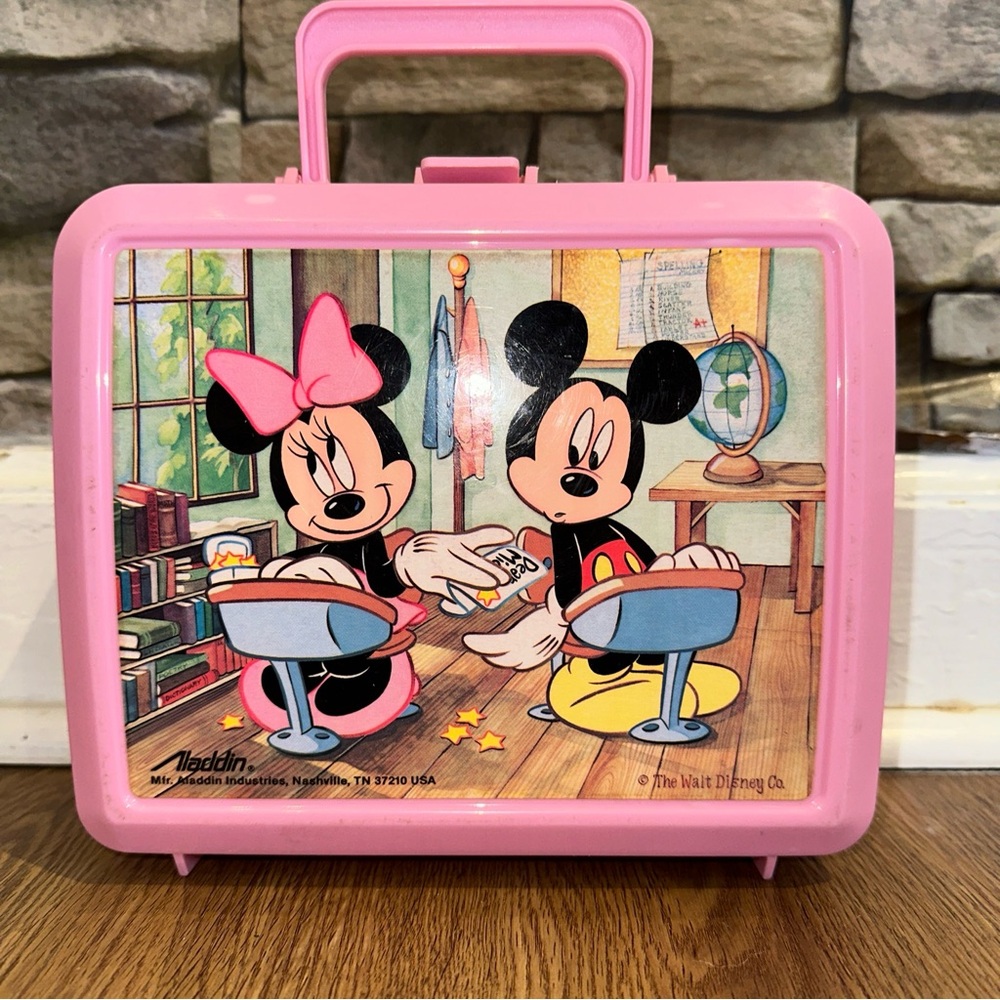 1980sWALT DISNEY PLASTIC MICKEY AND MINNIE SCHOOL LUNCH BOX, PINK, ALADDIN